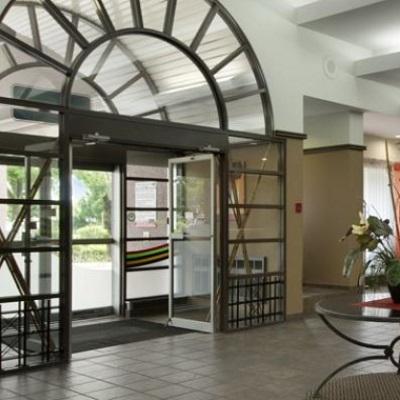 ריצ'מונד Travelodge Hotel By Wyndham Vancouver Airport מראה חיצוני תמונה