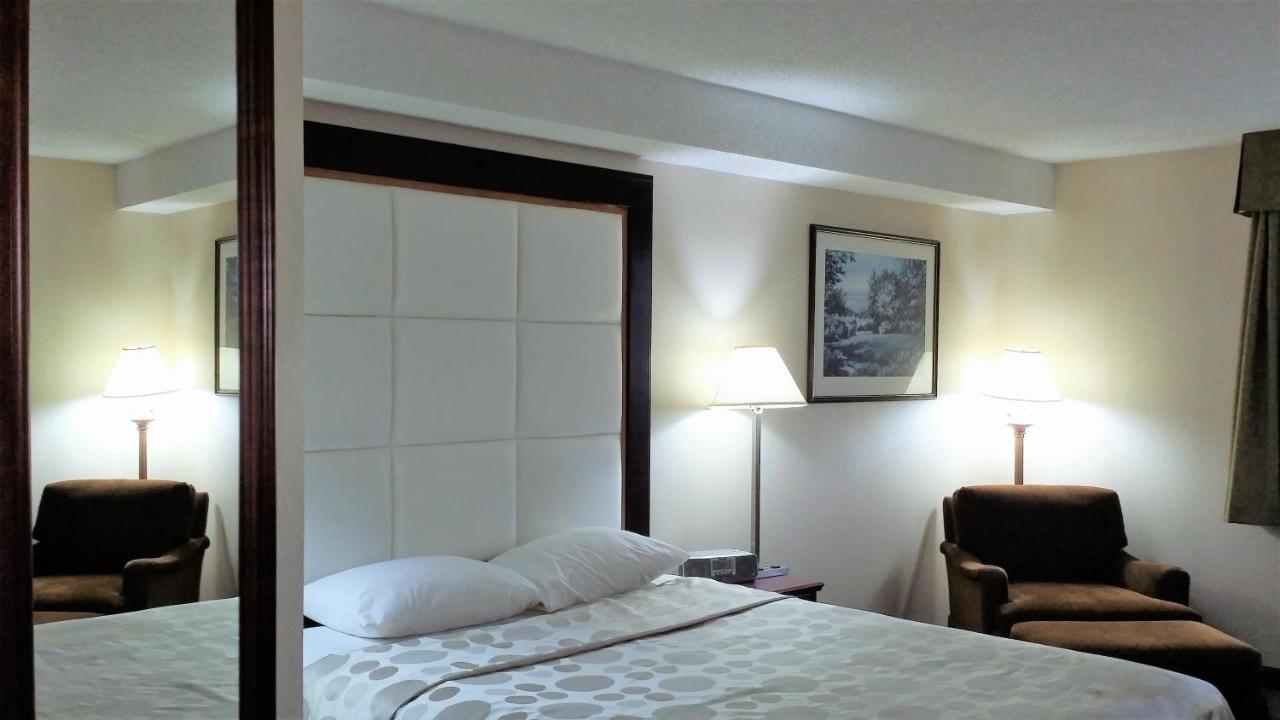 ריצ'מונד Travelodge Hotel By Wyndham Vancouver Airport מראה חיצוני תמונה